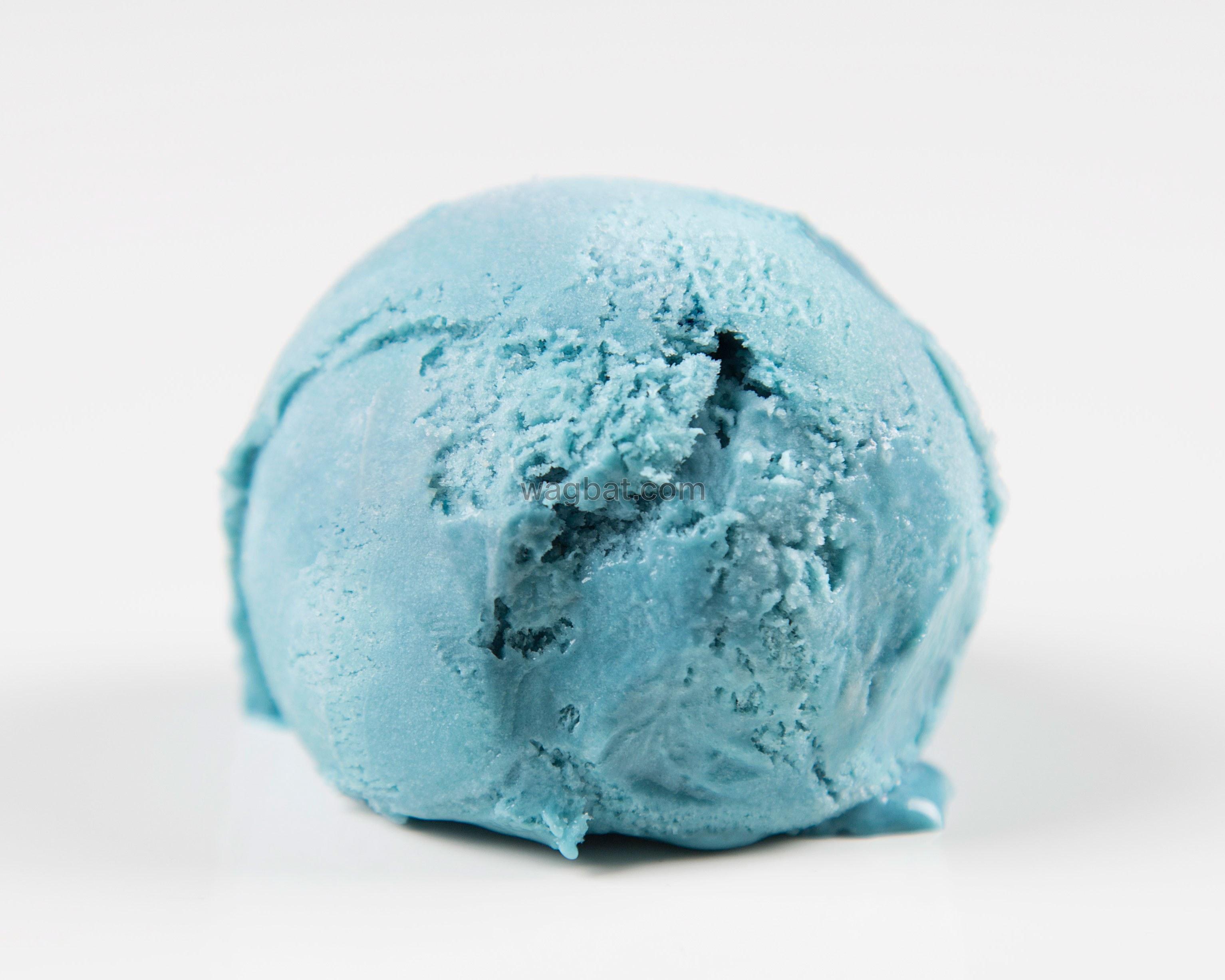 ايسكريم توت حامض متوسط