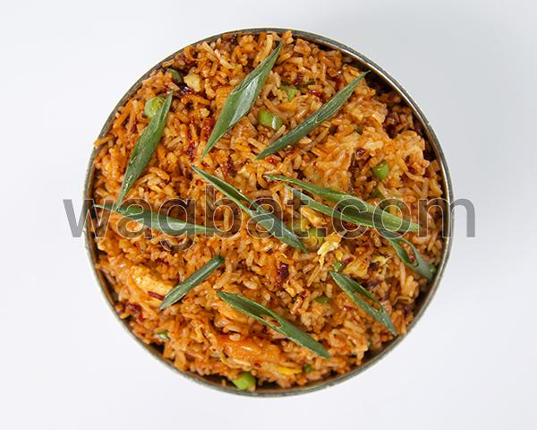 أرز مقلي بالدجاج سيزوان ( احمر )