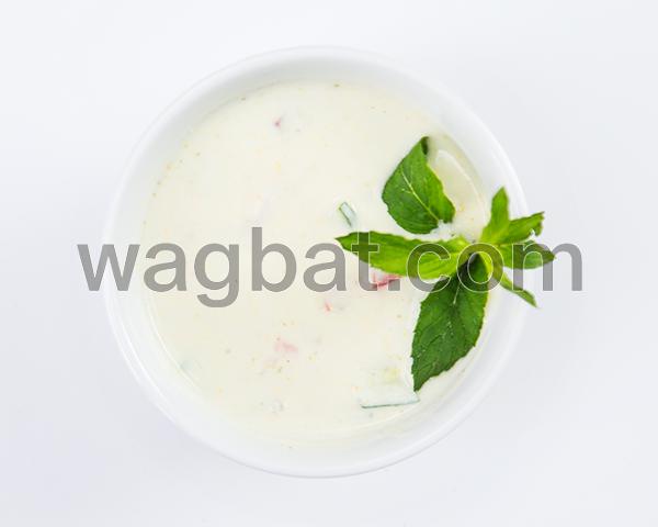 سلطة مع زبادي